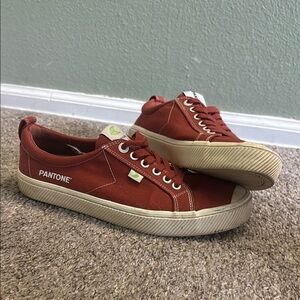 Cariuma Men's Rust Sneakers